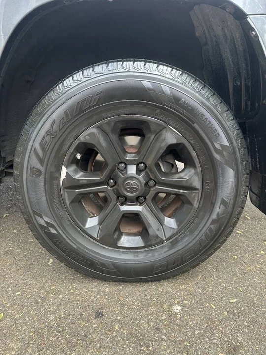 2015 Toyota 4Runner 5th Gen - Image 15 of 16