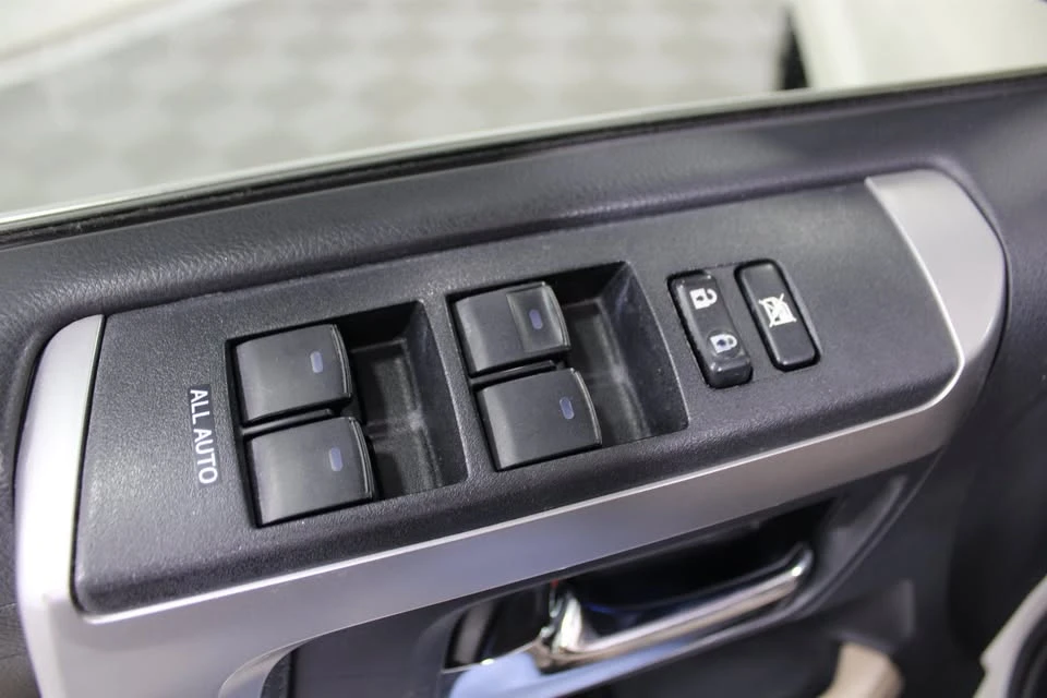 2015 Toyota 4Runner 5th Gen - Image 7 of 20