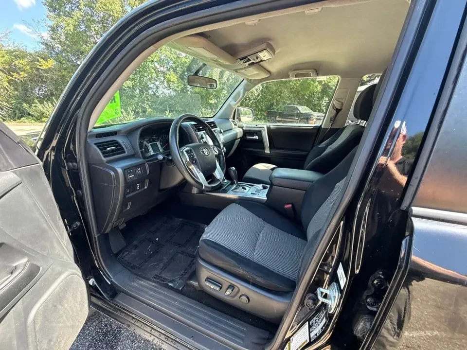2015 Toyota 4Runner 5th Gen - Image 9 of 12