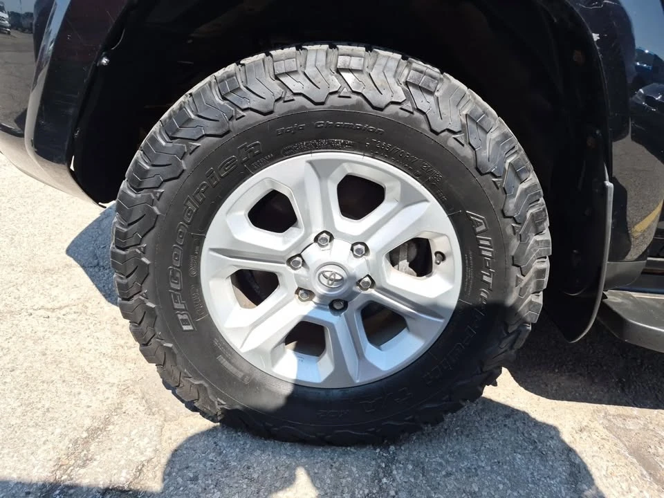 2015 Toyota 4Runner 5th Gen - Image 5 of 9