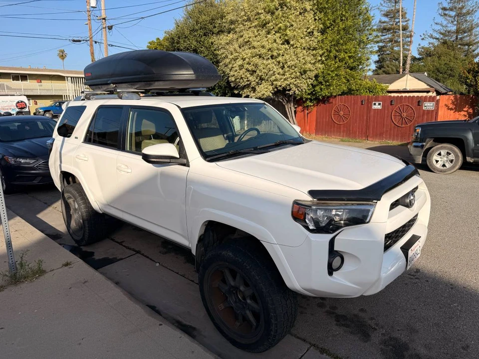 2015 Toyota 4Runner 5th Gen - Image 6 of 10