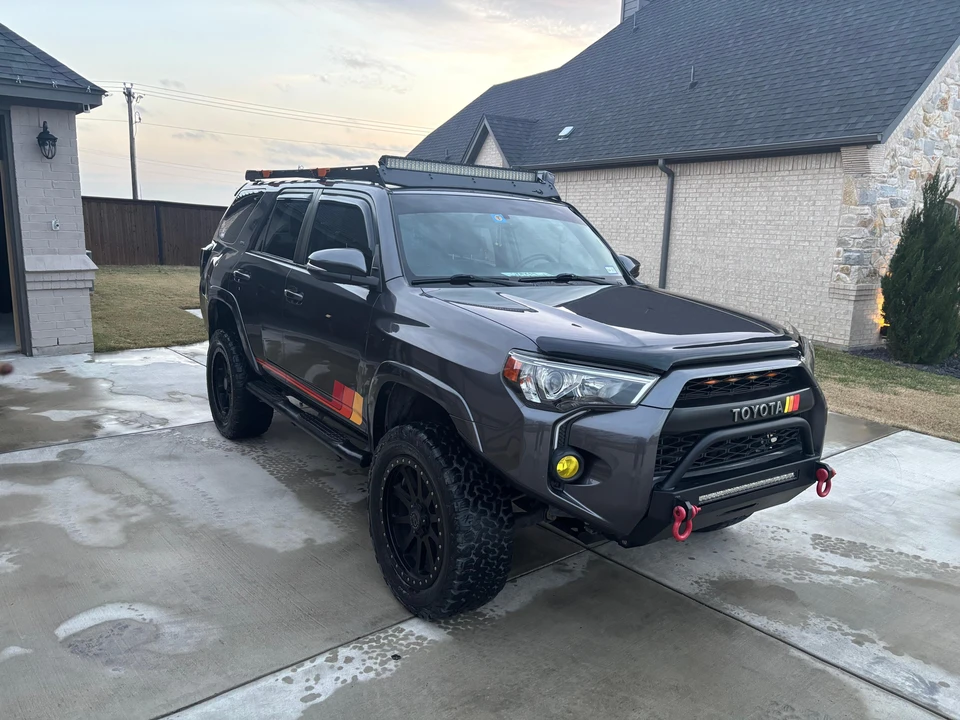 2015 Toyota 4Runner 5th Gen - Image 10 of 31