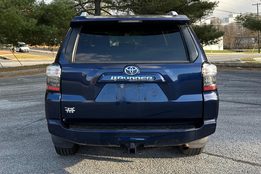 2015 Toyota 4Runner 5th Gen - Image 5 of 31