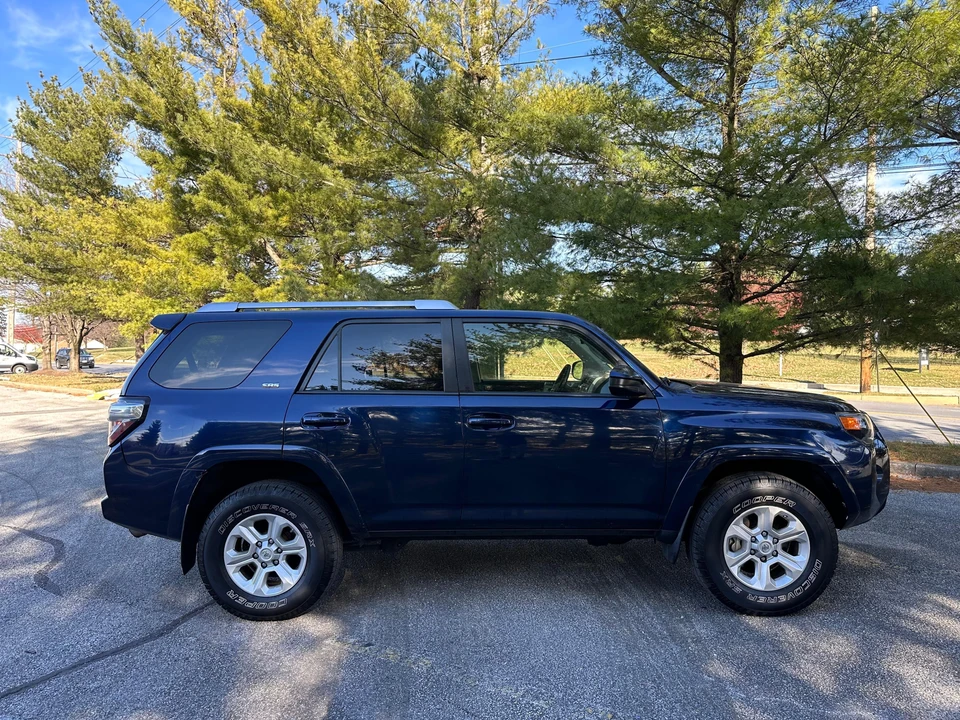 2015 Toyota 4Runner 5th Gen - Image 18 of 31