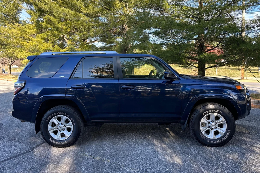 2015 Toyota 4Runner 5th Gen - Image 3 of 31
