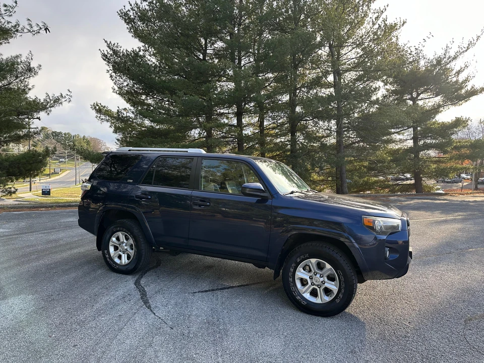 2015 Toyota 4Runner 5th Gen - Image 19 of 31