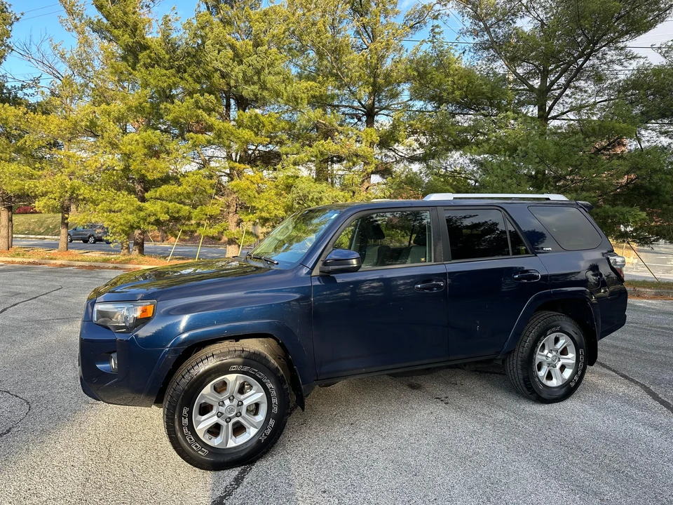 2015 Toyota 4Runner 5th Gen - Image 7 of 31