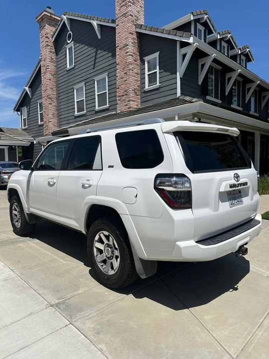 2015 Toyota 4Runner 5th Gen - Image 9 of 21
