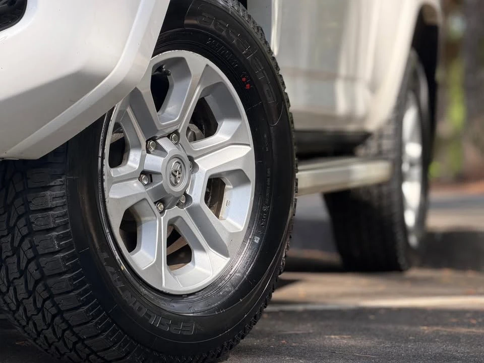 2015 Toyota 4Runner 5th Gen - Image 5 of 17