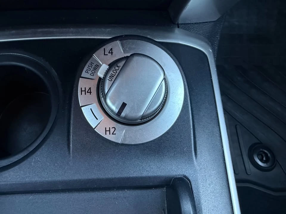 2015 Toyota 4Runner 5th Gen - Image 10 of 20