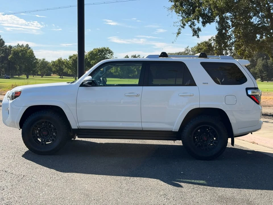 2015 Toyota 4Runner 5th Gen - Image 4 of 20