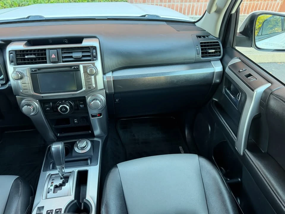 2015 Toyota 4Runner 5th Gen - Image 8 of 20