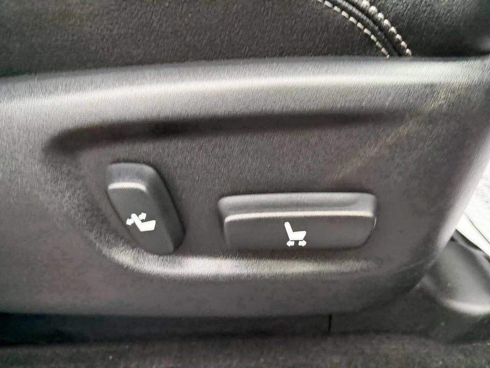 2015 Toyota 4Runner 5th Gen - Image 19 of 21