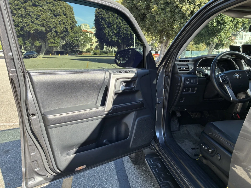 2015 Toyota 4Runner 5th Gen - Image 18 of 21