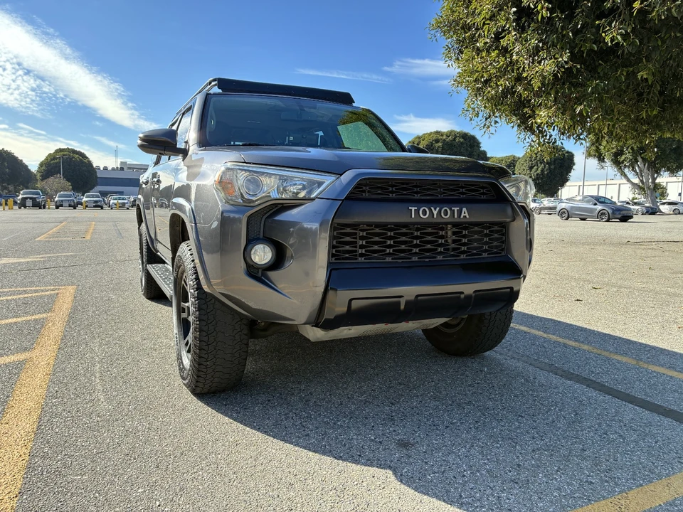 2015 Toyota 4Runner 5th Gen - Image 10 of 21