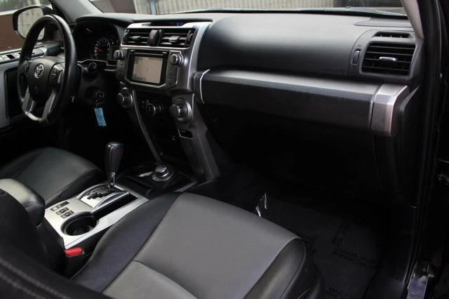 2015 Toyota 4Runner 5th Gen - Image 9 of 20
