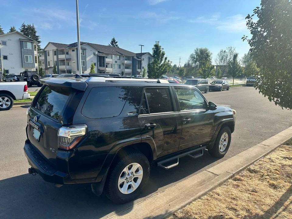 2015 Toyota 4Runner 5th Gen - Image 5 of 9