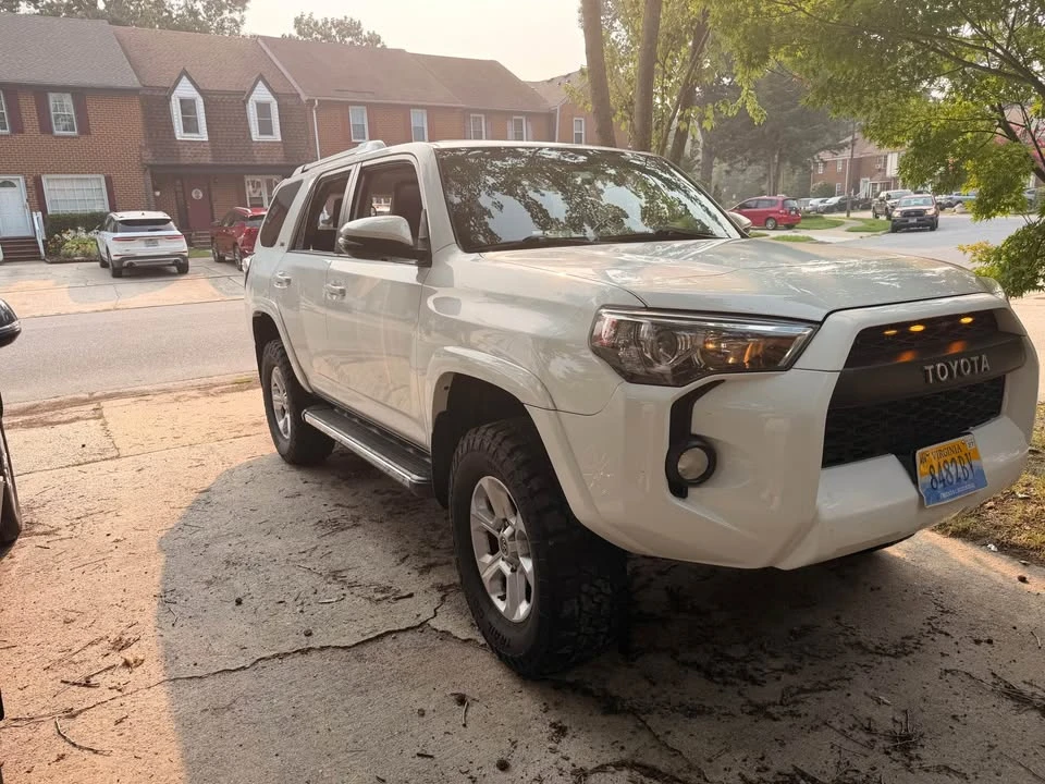 2015 Toyota 4Runner 5th Gen - Image 2 of 10