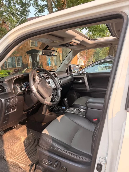 2015 Toyota 4Runner 5th Gen - Image 5 of 10