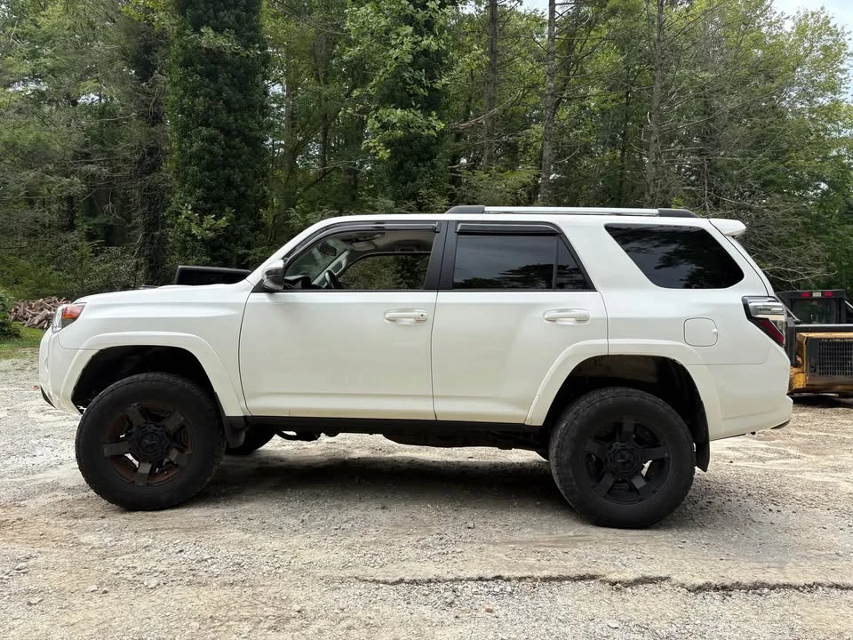 2015 Toyota 4Runner 5th Gen - Image 6 of 9