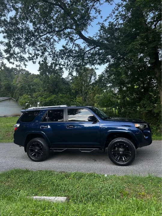 2015 Toyota 4Runner 5th Gen - Image 2 of 9