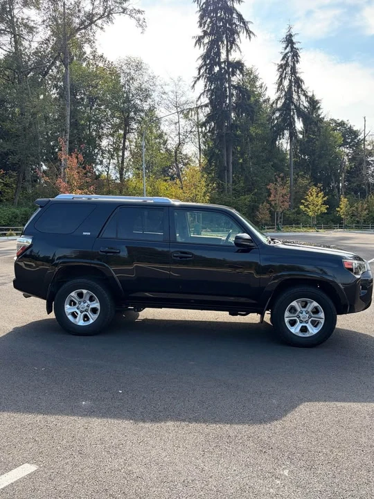 2015 Toyota 4Runner 5th Gen - Image 4 of 17