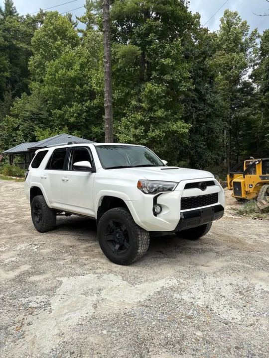2015 Toyota 4Runner 5th Gen - Image 3 of 9