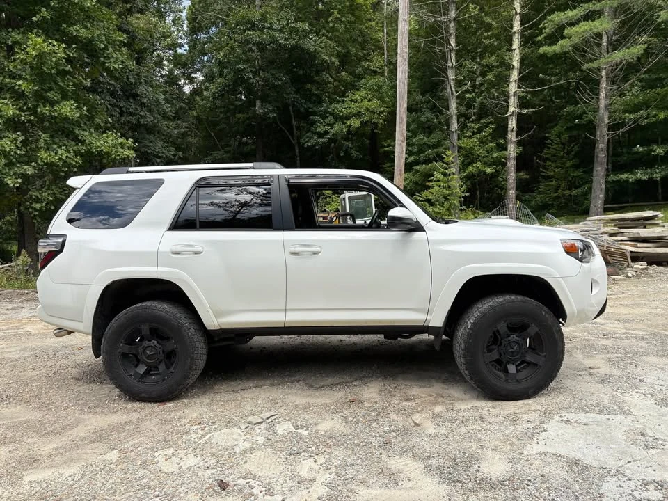 2015 Toyota 4Runner 5th Gen - Image 4 of 9