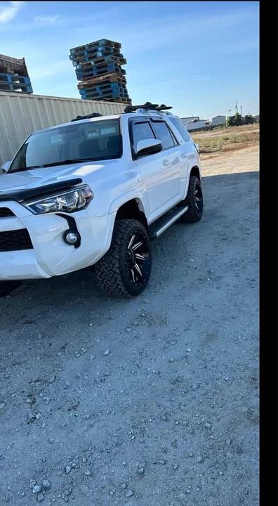 2015 Toyota 4Runner 5th Gen - Image 3 of 4