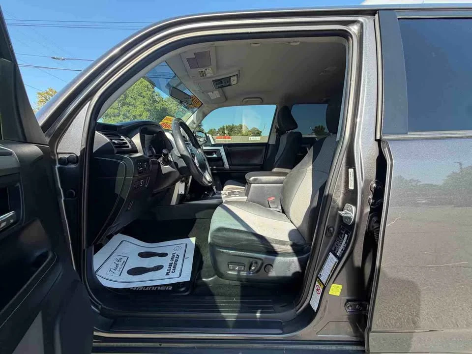 2015 Toyota 4Runner 5th Gen - Image 5 of 12
