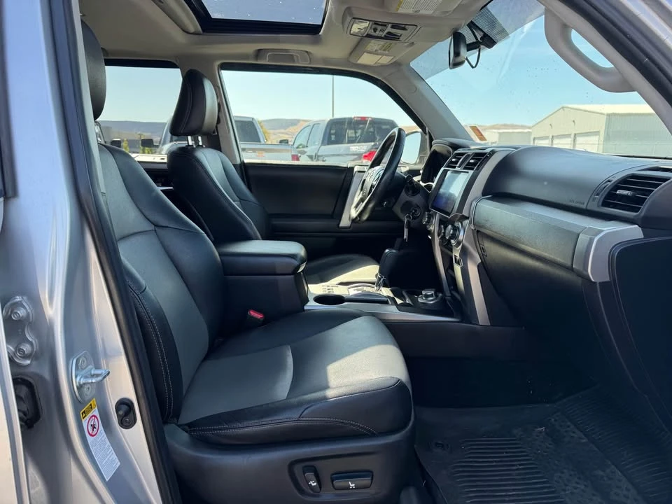 2015 Toyota 4Runner 5th Gen - Image 7 of 10