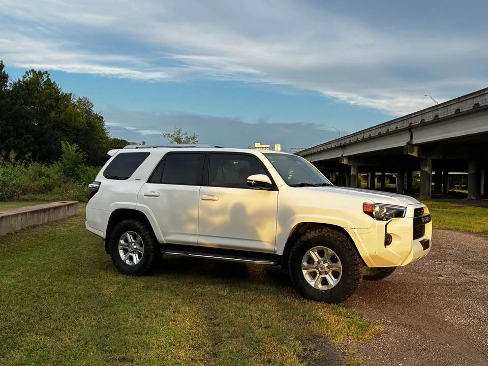 2015 Toyota 4Runner 5th Gen - Image 2 of 10