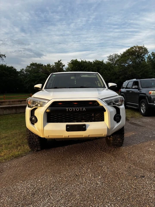 2015 Toyota 4Runner 5th Gen - Image 4 of 10