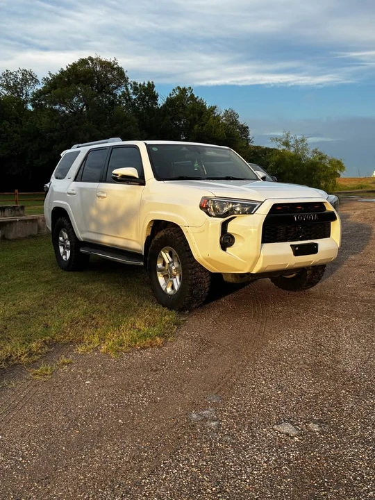 2015 Toyota 4Runner 5th Gen - Image 6 of 10