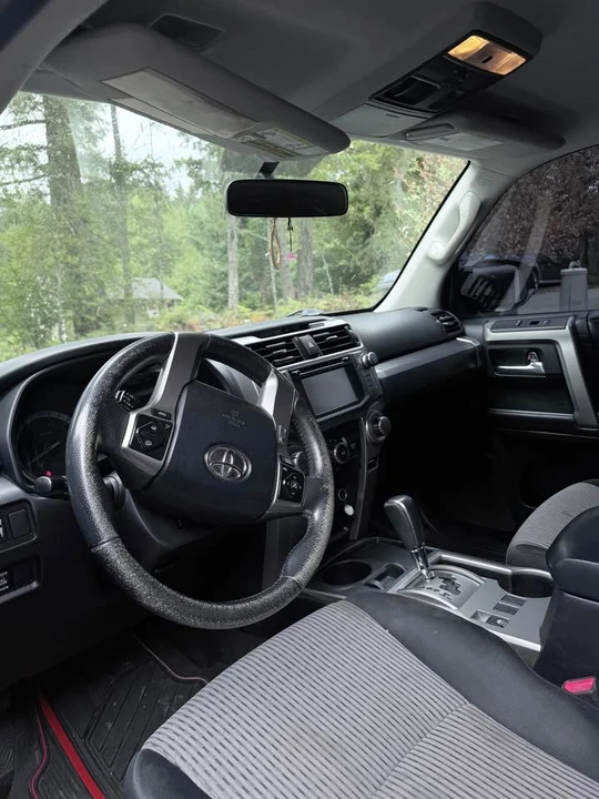2015 Toyota 4Runner 5th Gen - Image 7 of 8