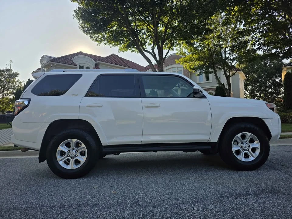 2015 Toyota 4Runner 5th Gen - Image 5 of 20