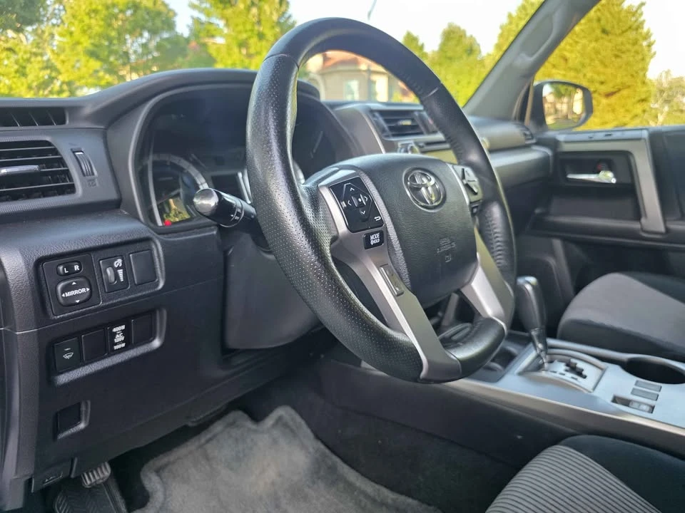 2015 Toyota 4Runner 5th Gen - Image 11 of 20