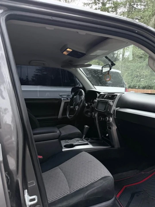 2015 Toyota 4Runner 5th Gen - Image 6 of 8