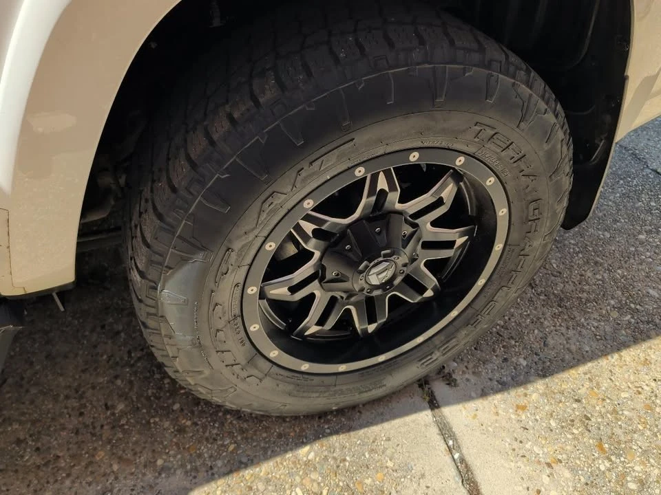2015 Toyota 4Runner 5th Gen - Image 14 of 16