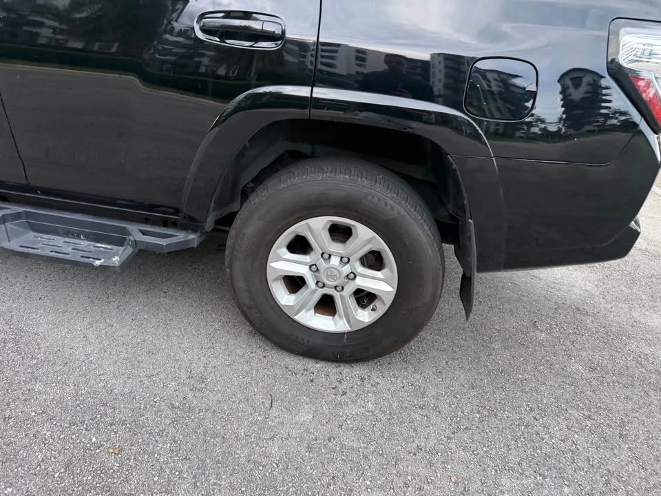 2015 Toyota 4Runner 5th Gen - Image 9 of 13