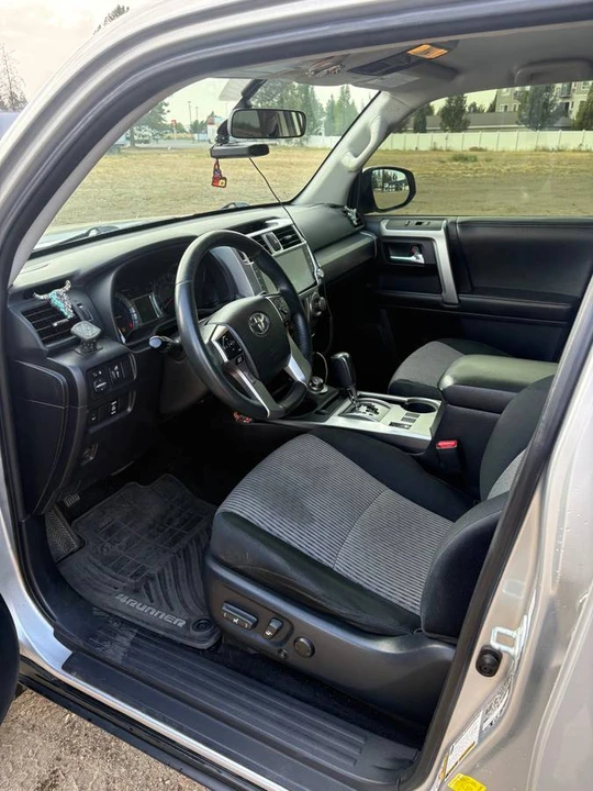 2015 Toyota 4Runner 5th Gen - Image 10 of 18