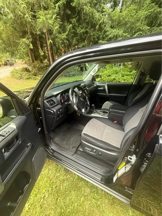 2015 Toyota 4Runner 5th Gen - Image 10 of 13
