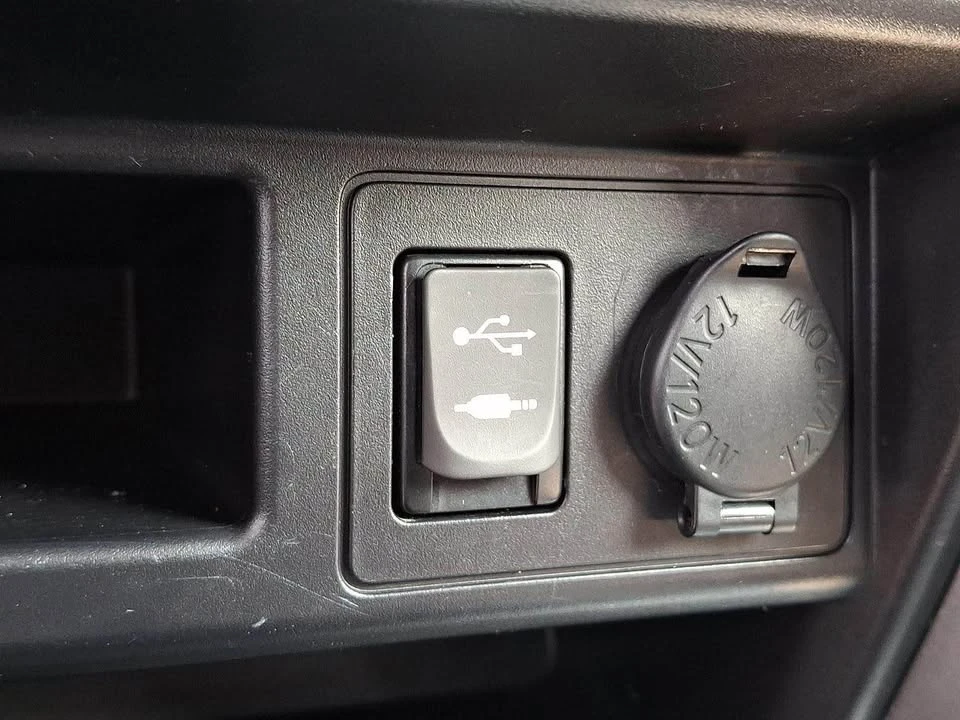 2015 Toyota 4Runner 5th Gen - Image 11 of 18