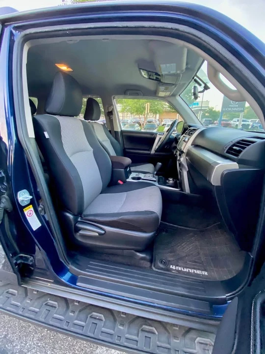 2015 Toyota 4Runner 5th Gen - Image 6 of 9