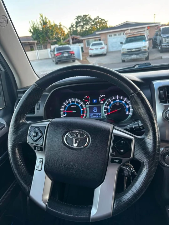 2015 Toyota 4Runner 5th Gen - Image 5 of 9