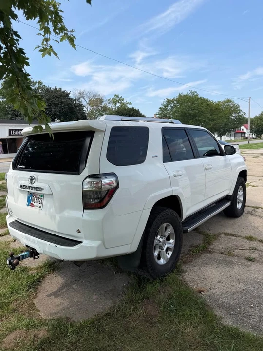 2015 Toyota 4Runner 5th Gen - Image 4 of 15