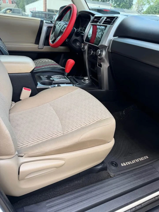 2015 Toyota 4Runner 5th Gen - Image 11 of 15