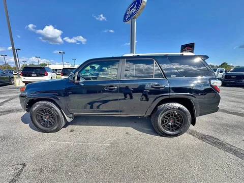 2015 Toyota 4Runner SR5 Sport Utility 4D
