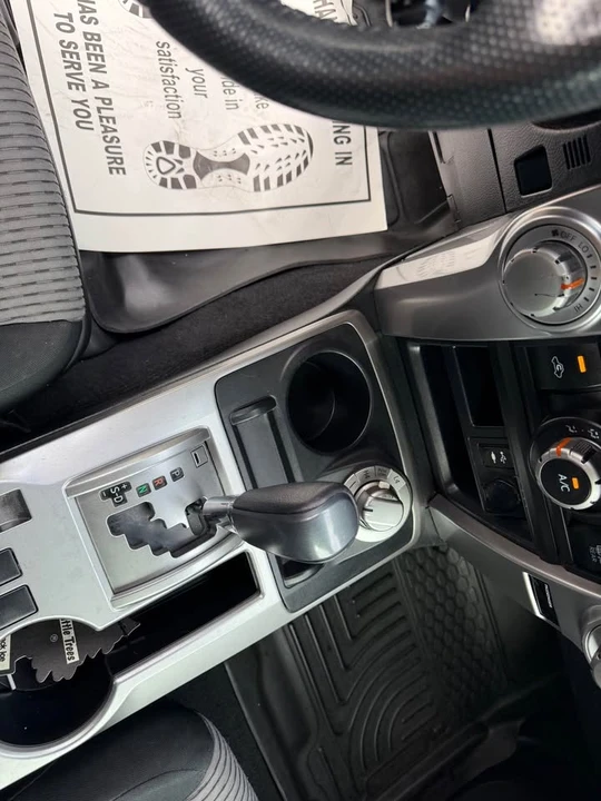 2015 Toyota 4Runner 5th Gen - Image 9 of 11