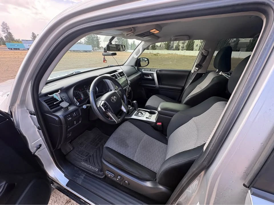 2015 Toyota 4Runner 5th Gen - Image 10 of 18